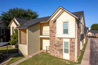 Quail Creek in Lubbock, TX - Building Photo - Building Photo