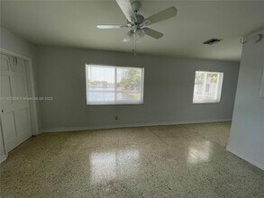 842 SW 2nd St-Unit -C in Hallandale Beach, FL - Building Photo - Building Photo