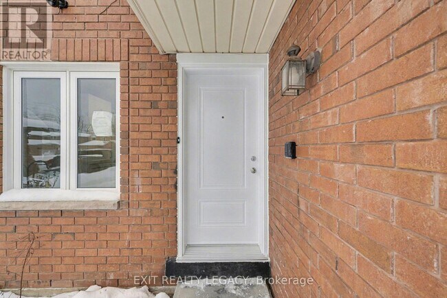 72 Ferguson Dr in Barrie, ON - Building Photo - Building Photo