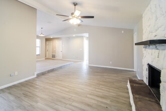 10184 Indian Princess Rd W in Jacksonville, FL - Building Photo - Building Photo