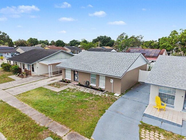 8304 Dasa Pl in Tampa, FL - Building Photo - Building Photo