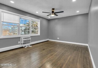 364 Westwood Ave, Unit 83 in Long Branch, NJ - Building Photo - Building Photo