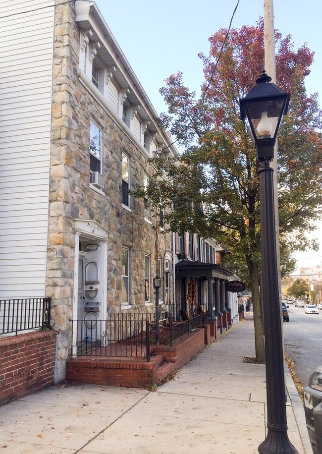 property at 118 E King St