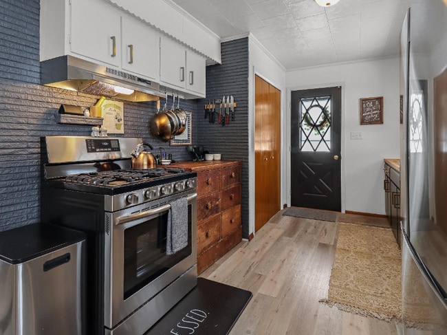 property at 8206 Glencoe Rd