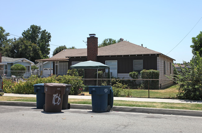 11134 Lambert Ave in El Monte, CA - Foto de edificio - Building Photo