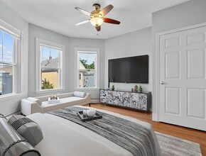 11 Woodlawn St, Unit 2 in Boston, MA - Foto de edificio - Building Photo
