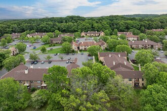 Wellington Place in Matawan, NJ - Building Photo - Building Photo