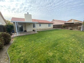 4010 Pacific Wind Ct in Bakersfield, CA - Building Photo - Building Photo