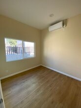 371 Douglas St in Los Angeles, CA - Building Photo - Building Photo