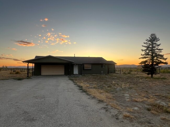 property at 697 Diamondback Dr