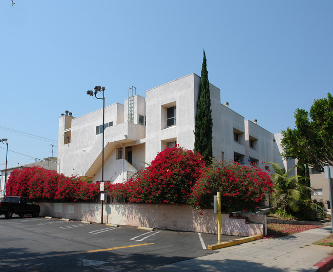 Ocean Breezes in Santa Monica, CA - Building Photo - Building Photo