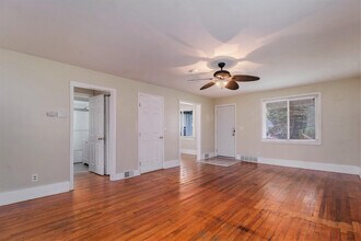23739 Cayuga Ave in Hazel Park, MI - Building Photo - Building Photo