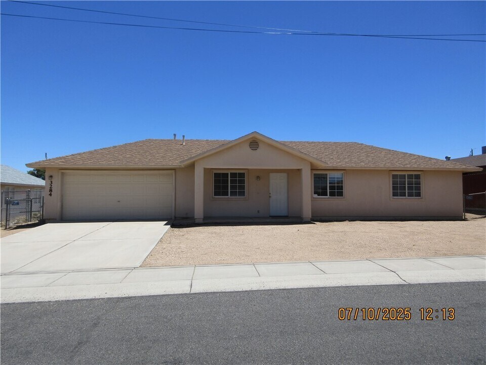 3284 N Jewel St in Kingman, AZ - Building Photo
