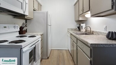 6326 S 107th E Ave, Unit 6304-1 in Tulsa, OK - Foto de edificio - Building Photo