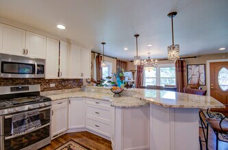 501 Lincoln Ave in Downers Grove, IL - Building Photo - Building Photo