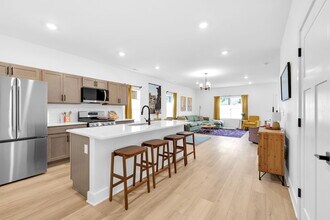 1234 E 10th St, Unit 1234 in Indianapolis, IN - Building Photo - Building Photo