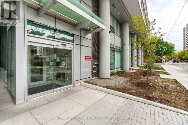 99-999 Broadway Ave in Toronto, ON - Building Photo - Building Photo