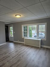 203 Raymond St in Islip, NY - Building Photo - Building Photo
