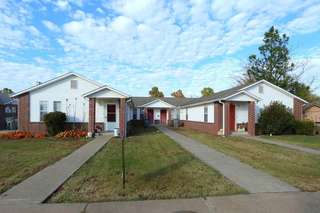 400 NW 6th St in Wagoner, OK - Building Photo