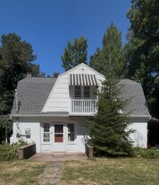 1012 Bay Rd in Webster, NY - Building Photo