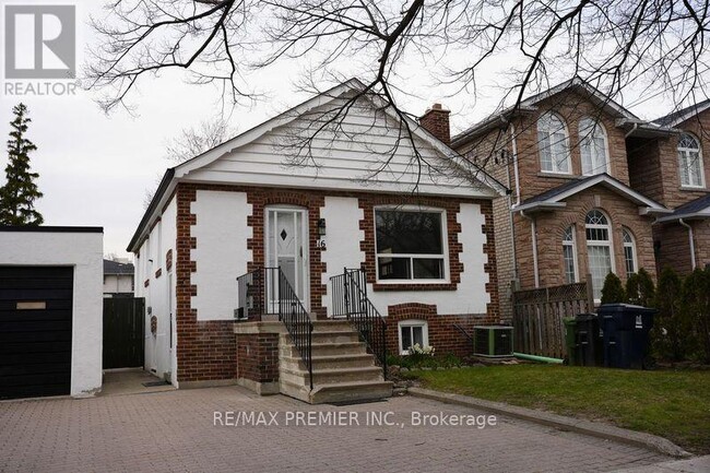 16 Newton Dr