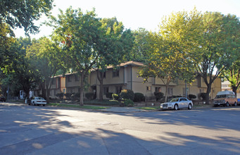 U Street Apartments in Sacramento, CA - Building Photo - Building Photo