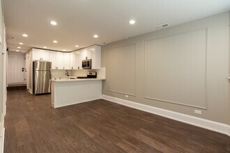 3757 W Addison St in Chicago, IL - Building Photo - Building Photo