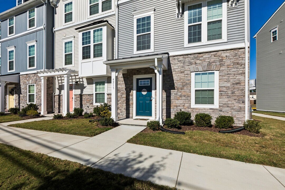 4215 Meander Wy in Chesapeake, VA - Building Photo