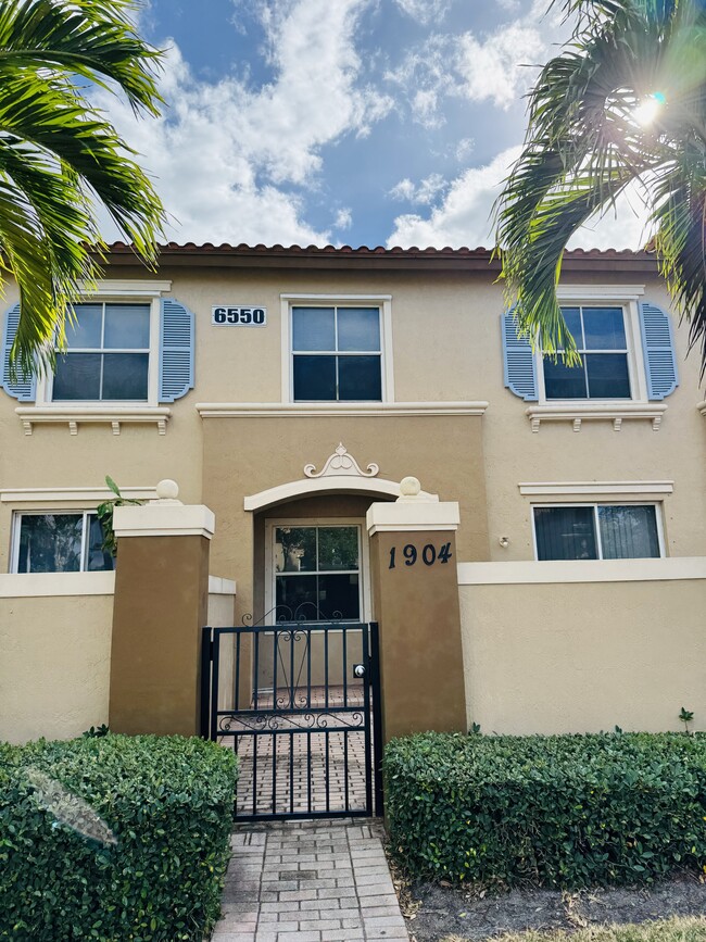 6550 Morgan Hill Trl, Unit 1904 in Royal Palm Beach, FL - Building Photo - Building Photo