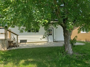 1021 5th Ave SW in Jamestown, ND - Building Photo - Building Photo