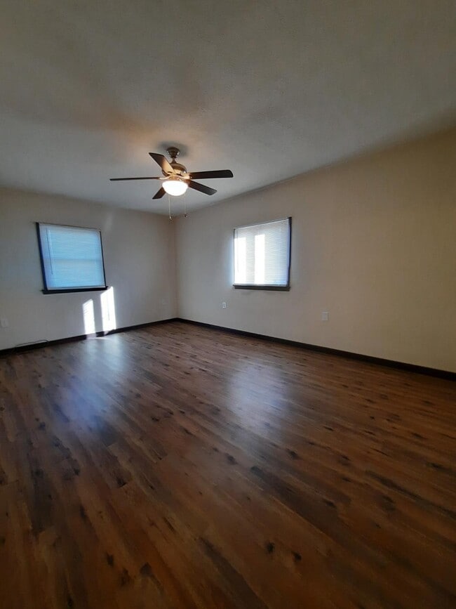 7318 Buffalo Ave, Unit 1