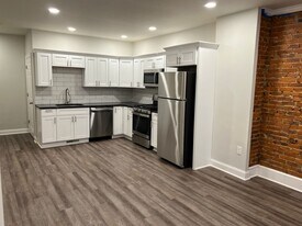 708 Columbia Ave in Lancaster, PA - Building Photo