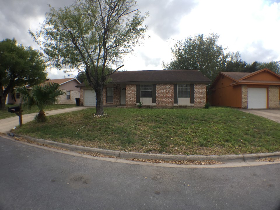 2621 Eagle Ave, Unit 6006-F in McAllen, TX - Building Photo