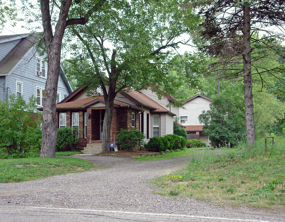 2891 Tibbetts Wick Rd in Niles, OH - Building Photo