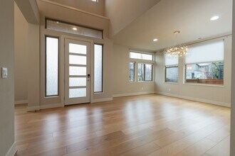 4077 233rd Pl SE in Sammamish, WA - Building Photo - Building Photo