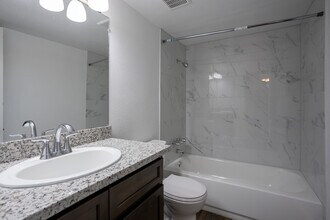 Silver Star Apartments in Houston, TX - Building Photo - Interior Photo