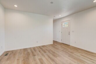 2627 S Lamb Blvd in Las Vegas, NV - Building Photo - Building Photo