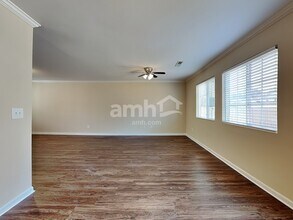 502 Walnut Crossing Dr in Whitsett, NC - Building Photo - Building Photo