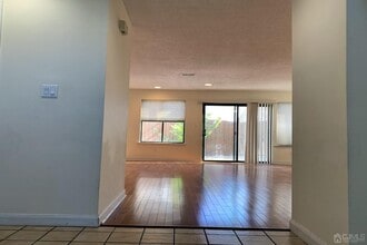 81 Park Gate Dr in Edison, NJ - Building Photo - Building Photo