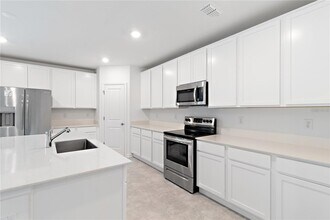 1028 Holden Wy in Eagle Lake, FL - Building Photo - Building Photo