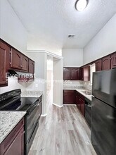 7594 Iris Dr in Southaven, MS - Building Photo - Building Photo