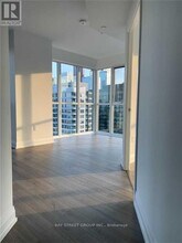 77 Mutual St in Toronto, ON - Building Photo - Building Photo