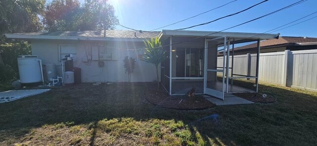3722 Rosemary Dr in Punta Gorda, FL - Foto de edificio - Building Photo