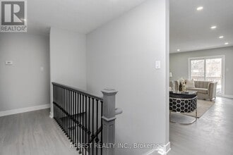 92 Lillian Crescent in Barrie, ON - Building Photo - Building Photo