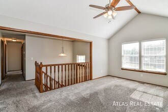 1912 NE Gatewood Dr in Lee's Summit, MO - Building Photo - Building Photo