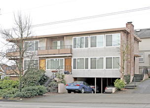 517 N 46th St in Seattle, WA - Building Photo - Building Photo