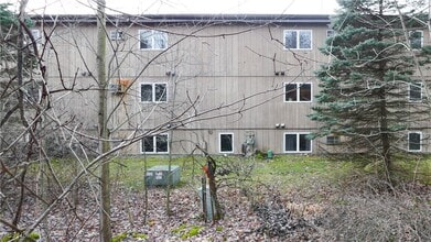 8140 Southwood Dr in Garrettsville, OH - Building Photo - Building Photo