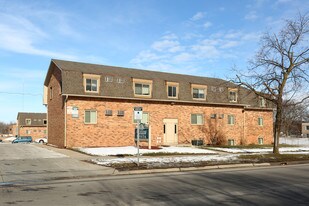 Willow Vista in Lansing, MI - Building Photo