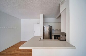 1500 Bay Rd, Unit S-0804 in Miami Beach, FL - Building Photo - Building Photo