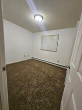 1825 5th St SE, Unit 1 in Minot, ND - Building Photo - Building Photo